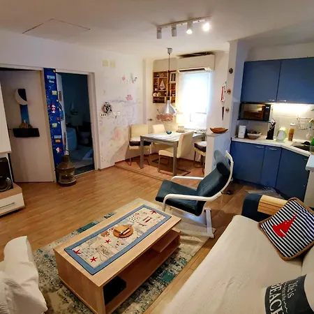 Apartman House Gabriel - App 2, Krk, *